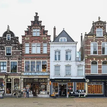 La Noire - Centre Hotel 4*