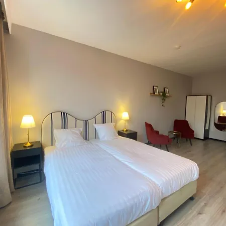 La Noire - Centre 4* Delft