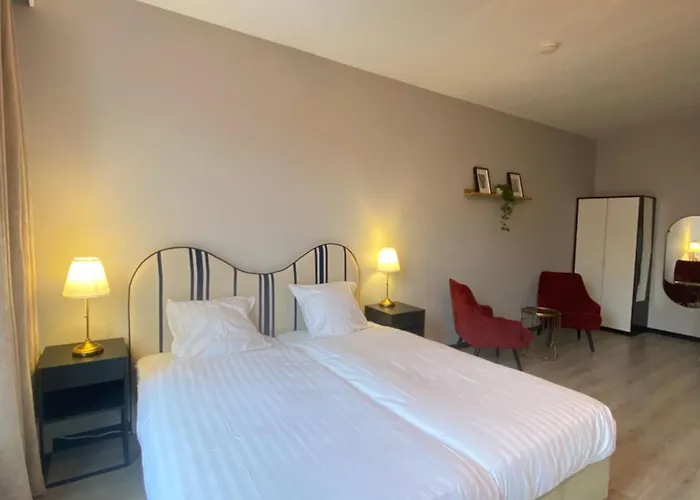 La Noire - Centre 4* Delft